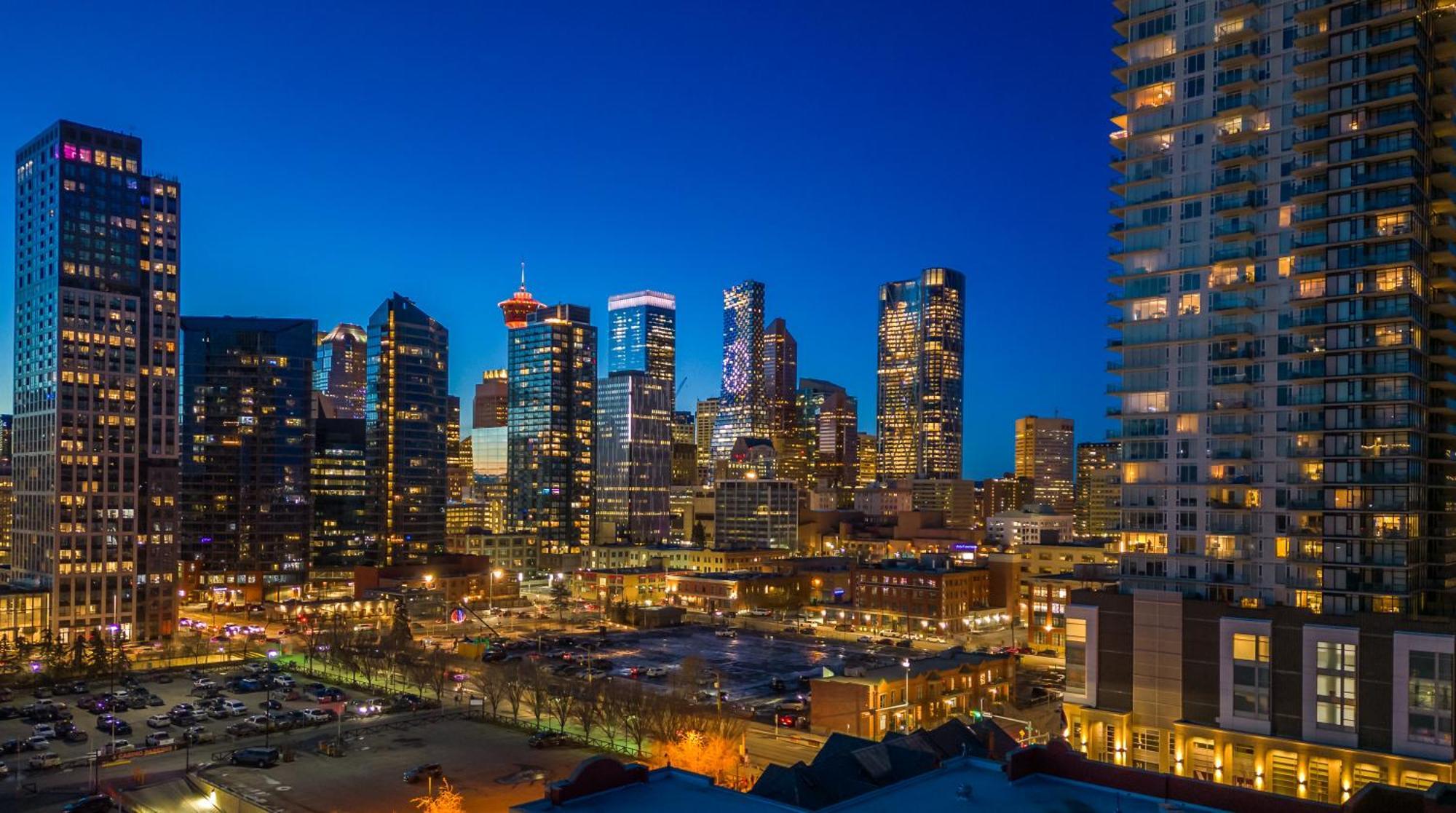Unbeatable Downtown Experience- Walk To Bars, Casino, Stampede & Saddledome Plus Bonus Banff Pass, Parking & Wine! YYC Exteriér fotografie