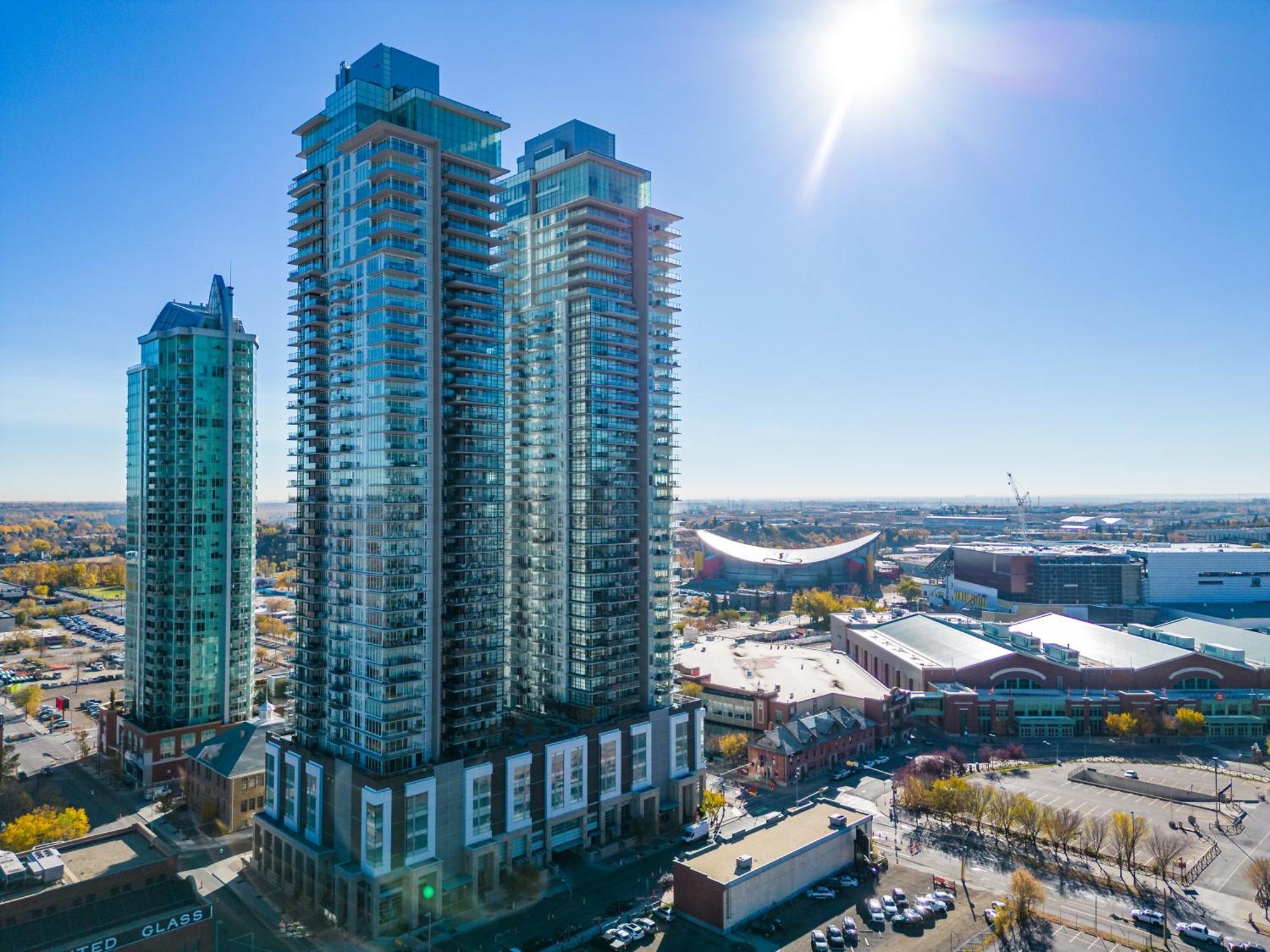 Unbeatable Downtown Experience- Walk To Bars, Casino, Stampede & Saddledome Plus Bonus Banff Pass, Parking & Wine! YYC Exteriér fotografie
