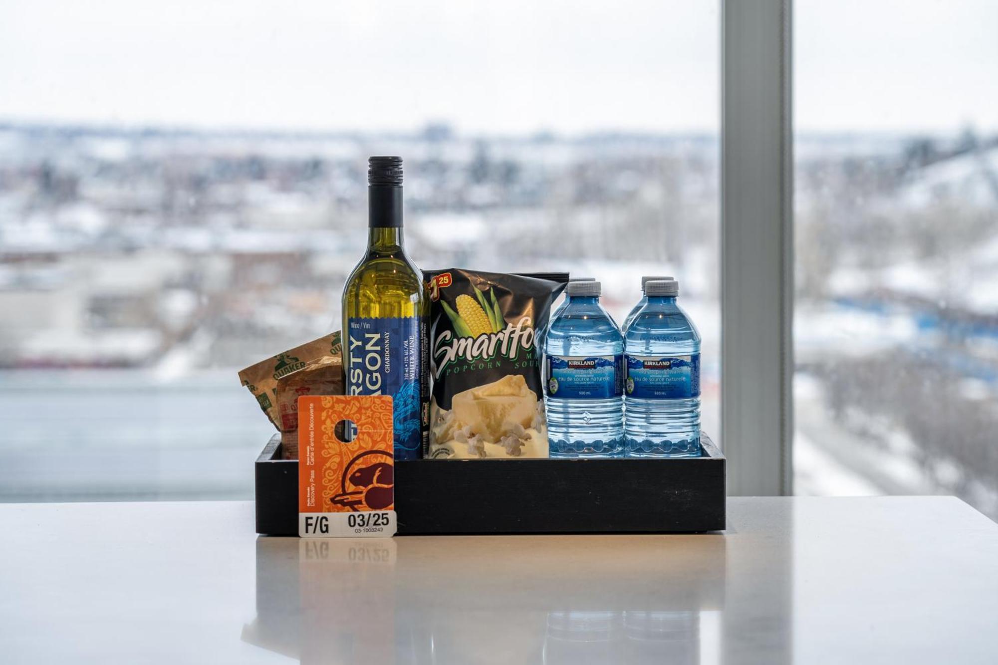 Unbeatable Downtown Experience- Walk To Bars, Casino, Stampede & Saddledome Plus Bonus Banff Pass, Parking & Wine! YYC Exteriér fotografie